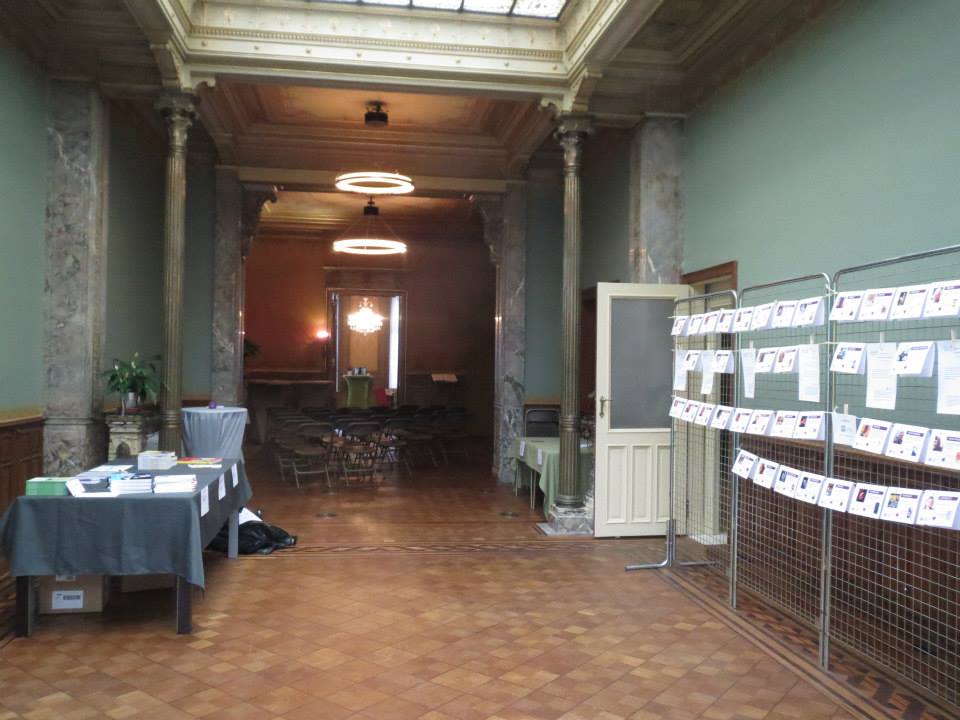 Salle Hèle encore vide